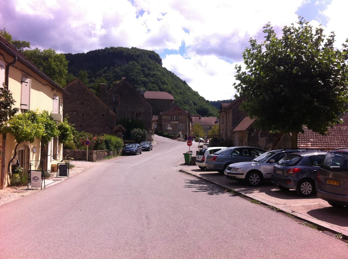 Les Trois Cloches Bed and Breakfast Baume-les-Messieurs Eksteriør billede