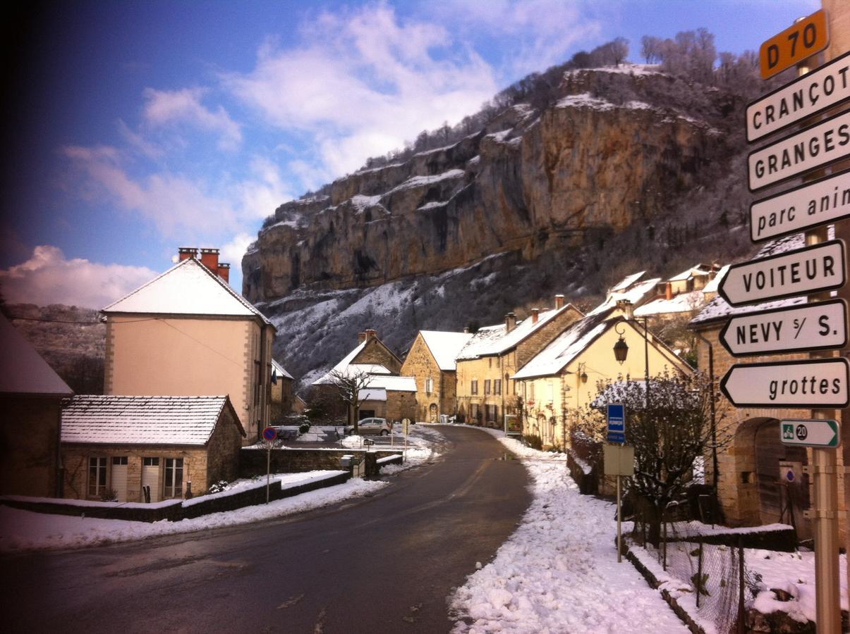 Les Trois Cloches Bed and Breakfast Baume-les-Messieurs Eksteriør billede