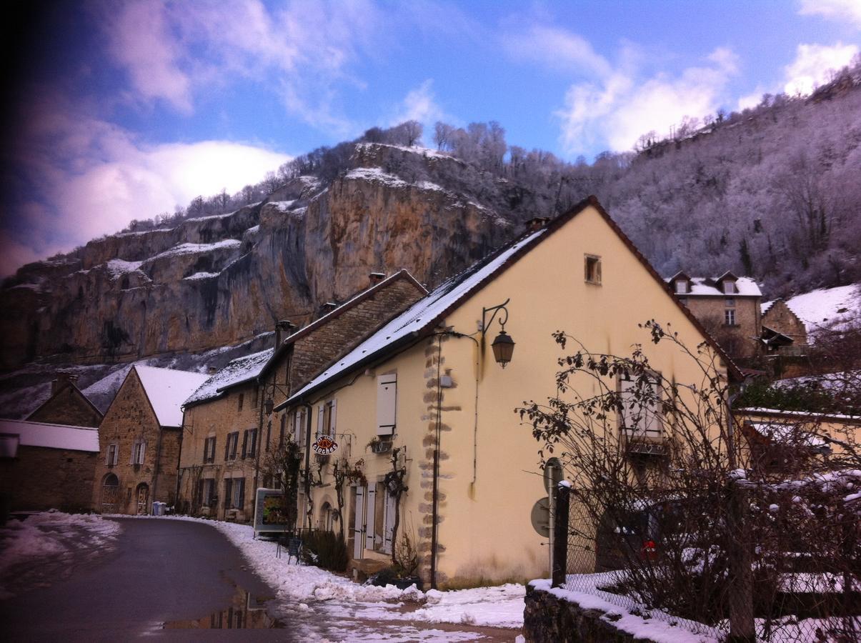 Les Trois Cloches Bed and Breakfast Baume-les-Messieurs Eksteriør billede